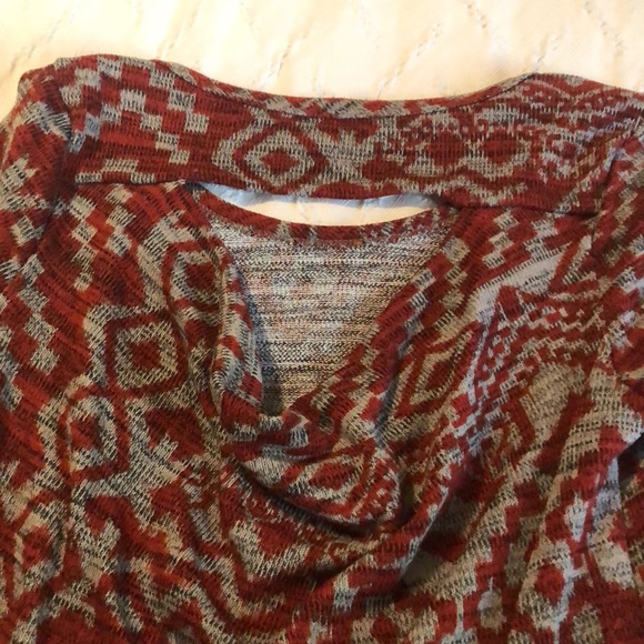 Tribal sweater (Women’s) - Picture 3 of 3